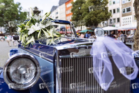 Symbolfoto Hochzeitsauto