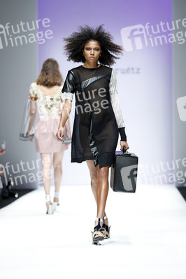 Rebekka Ruétz Fashion Show auf der Berlin Fashion Week Spring/Summer 2019
