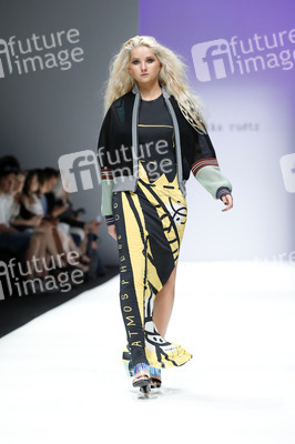 Rebekka Ruétz Fashion Show auf der Berlin Fashion Week Spring/Summer 2019