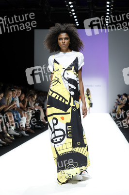 Rebekka Ruétz Fashion Show auf der Berlin Fashion Week Spring/Summer 2019
