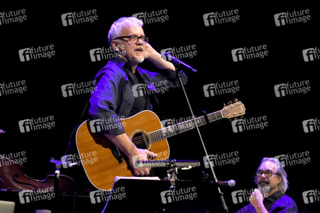 Konzert von Tim Robbins and The Rogues Gallery Band in Karlsbad