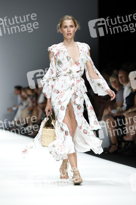 Lana Mueller Fashion Show auf der Berlin Fashion Week Spring/Summer 2019