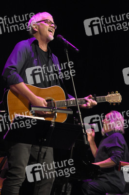 Konzert von Tim Robbins and The Rogues Gallery Band in Karlsbad