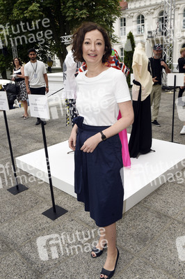 Gruppenausstellung des Kulturformats Der Berliner Salon auf der Berlin Fashion Week Spring/Summer 2019