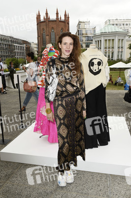Gruppenausstellung des Kulturformats Der Berliner Salon auf der Berlin Fashion Week Spring/Summer 2019