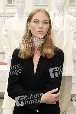 Gruppenausstellung des Kulturformats Der Berliner Salon auf der Berlin Fashion Week Spring/Summer 2019