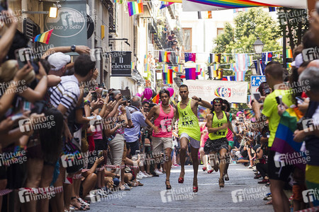 Heeled Shoes Wettlauf auf der Madrid Gay Pride 2018