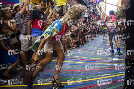 Heeled Shoes Wettlauf auf der Madrid Gay Pride 2018