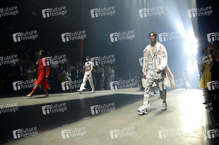 Hugo Fashion Show auf der Berlin Fashion Week Spring/Summer 2019