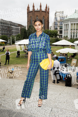 Gruppenausstellung des Kulturformats Der Berliner Salon auf der Berlin Fashion Week Spring/Summer 2019