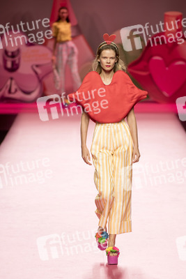 Agatha Ruiz de la Prada Fashion Show auf der Mercedes-Benz Fashion Week Madrid Spring/Summer 2019