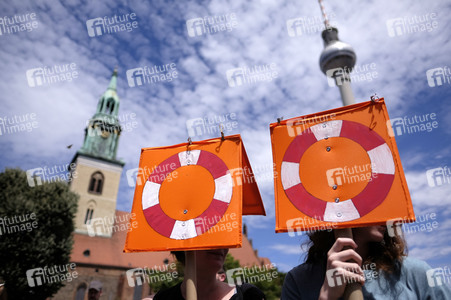Demonstration für Seenotrettung auf dem Mittelmeer in Berlin