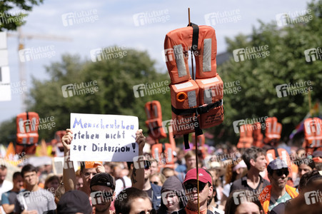 Demonstration für Seenotrettung auf dem Mittelmeer in Berlin