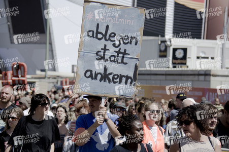Demonstration für Seenotrettung auf dem Mittelmeer in Berlin