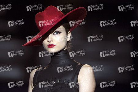 Andres Sarda Fashion Show auf der Mercedes-Benz Fashion Week Madrid Spring/Summer 2019