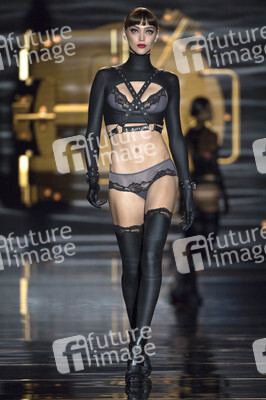 Andres Sarda Fashion Show auf der Mercedes-Benz Fashion Week Madrid Spring/Summer 2019