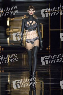 Andres Sarda Fashion Show auf der Mercedes-Benz Fashion Week Madrid Spring/Summer 2019