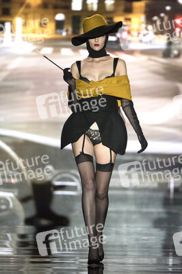 Andres Sarda Fashion Show auf der Mercedes-Benz Fashion Week Madrid Spring/Summer 2019