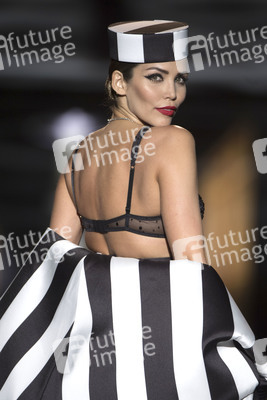 Andres Sarda Fashion Show auf der Mercedes-Benz Fashion Week Madrid Spring/Summer 2019