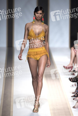Dolores Cortés Fashion Show auf der Mercedes-Benz Fashion Week Madrid Spring/Summer 2019