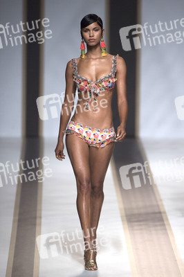 Dolores Cortés Fashion Show auf der Mercedes-Benz Fashion Week Madrid Spring/Summer 2019