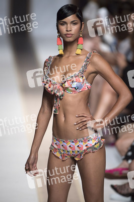 Dolores Cortés Fashion Show auf der Mercedes-Benz Fashion Week Madrid Spring/Summer 2019