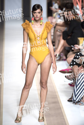 Dolores Cortés Fashion Show auf der Mercedes-Benz Fashion Week Madrid Spring/Summer 2019