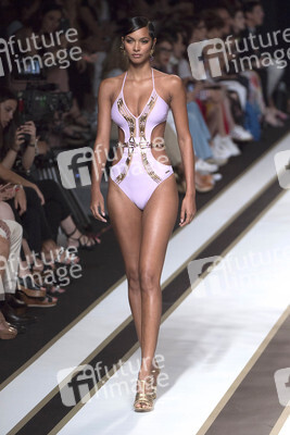 Dolores Cortés Fashion Show auf der Mercedes-Benz Fashion Week Madrid Spring/Summer 2019