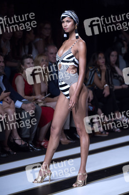 Dolores Cortés Fashion Show auf der Mercedes-Benz Fashion Week Madrid Spring/Summer 2019