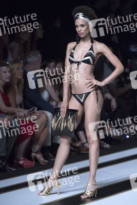 Dolores Cortés Fashion Show auf der Mercedes-Benz Fashion Week Madrid Spring/Summer 2019