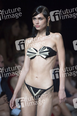 Dolores Cortés Fashion Show auf der Mercedes-Benz Fashion Week Madrid Spring/Summer 2019