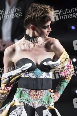 Ana Locking Fashion Show auf der Mercedes-Benz Fashion Week Madrid Spring/Summer 2019
