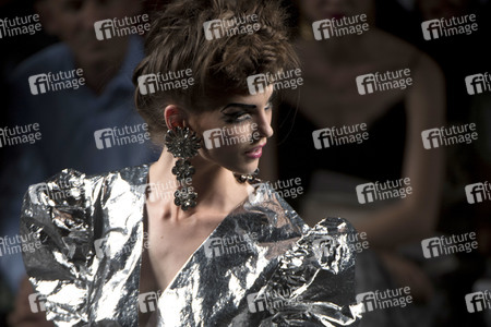 Ana Locking Fashion Show auf der Mercedes-Benz Fashion Week Madrid Spring/Summer 2019
