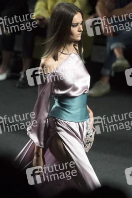 Marcos Luengo Fashion Show auf der Mercedes-Benz Fashion Week Madrid Spring/Summer 2019