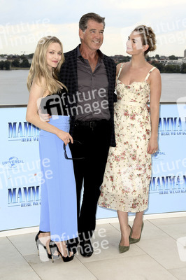 Photocall 'Mamma Mia! Here We Go Again' in Hamburg