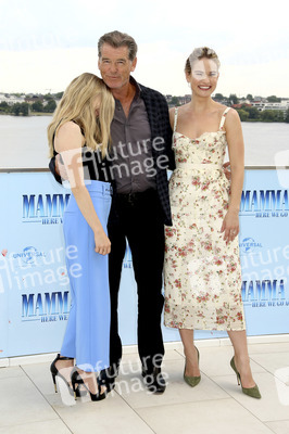 Photocall 'Mamma Mia! Here We Go Again' in Hamburg