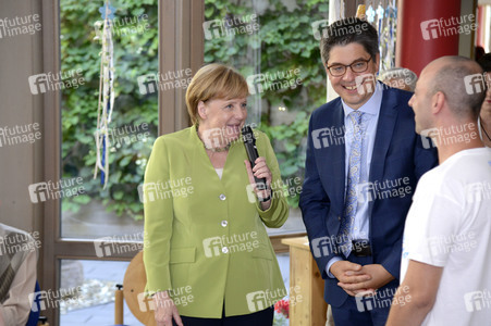 Angela Merkel besucht ein Altenheim in Paderborn