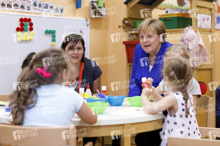 Angela Merkel besucht Caritas Zentrum in Köln