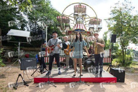 Settermin 'Sommer mit Bernard' in Dresden