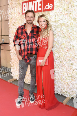 Red Summer Night by BUNTE.de in München