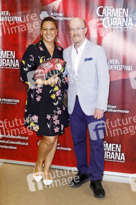 Musicalpremiere von 'Carmen la Cubana' in Köln