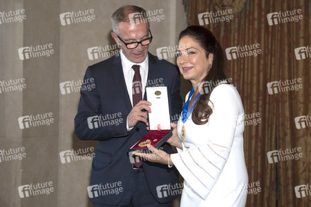 Preisverleihung an Gloria Estefan in Madrid