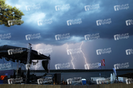Gewitter beim Helene Beach Festival in Frankfurt