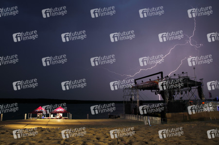 Gewitter beim Helene Beach Festival in Frankfurt