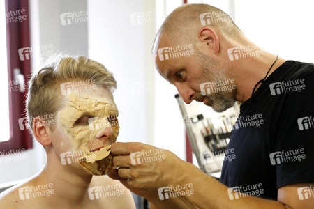 GEEK ART: Zombie-Apokalypse / Zombie Apocalypse Bodypainting