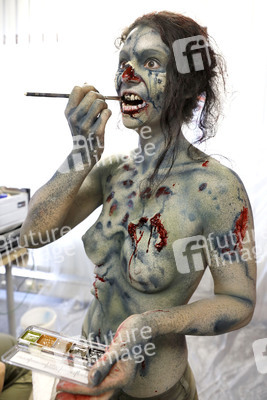 GEEK ART: Zombie-Apokalypse / Zombie Apocalypse Bodypainting