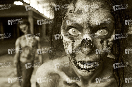 GEEK ART: Zombie-Apokalypse / Zombie Apocalypse Bodypainting
