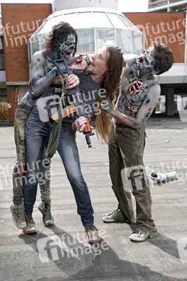 GEEK ART: Zombie-Apokalypse / Zombie Apocalypse Bodypainting