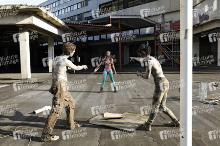 GEEK ART: Zombie-Apokalypse / Zombie Apocalypse Bodypainting
