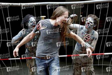 GEEK ART: Zombie-Apokalypse / Zombie Apocalypse Bodypainting